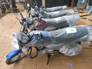 Nouveau TVS Apache RTR 160 4V 2025 Gris