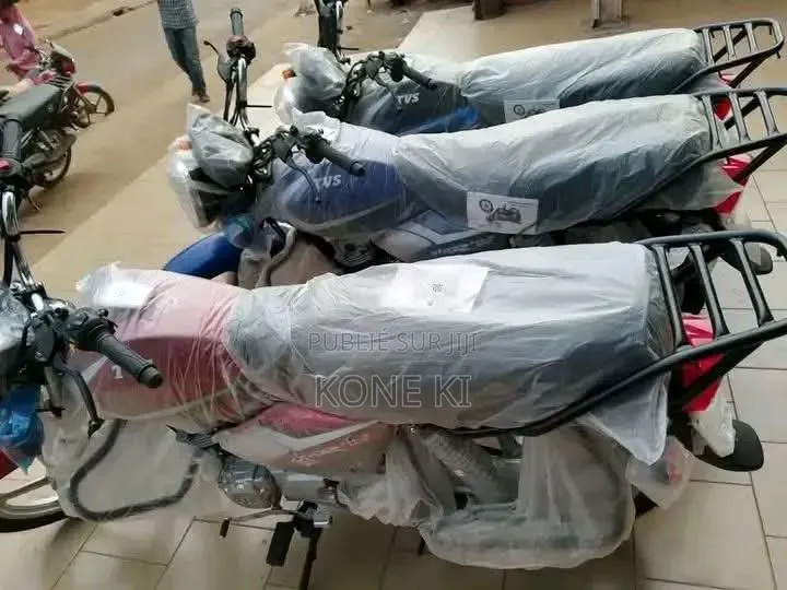 Nouveau TVS Apache RTR 160 4V 2025 Gris