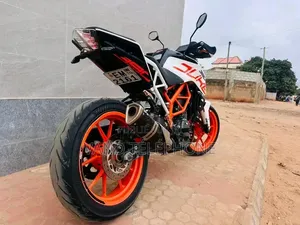 Nouveau Arche Vector 2022 Rouge