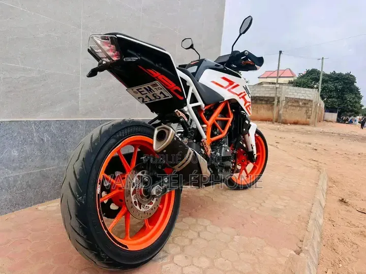 Nouveau Arche Vector 2022 Rouge
