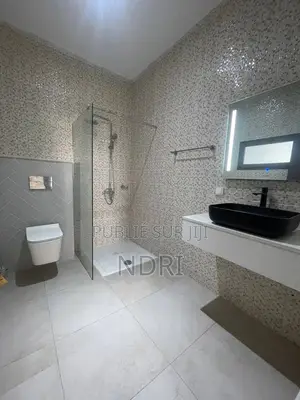 5chbre Maison dans Asr Immo, Cocody à Louer