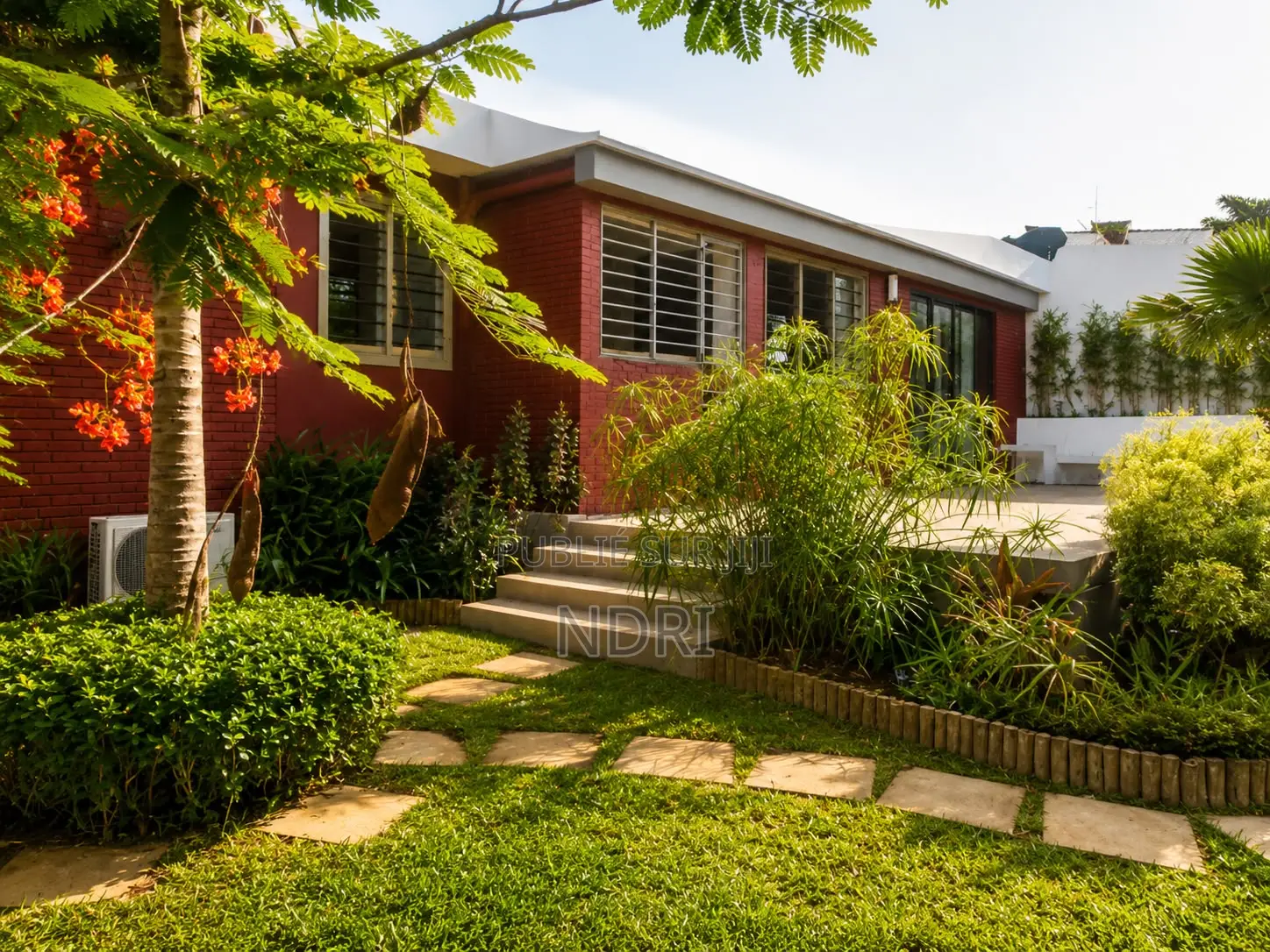 3chbre Villa dans Isr Immo, Cocody à Louer