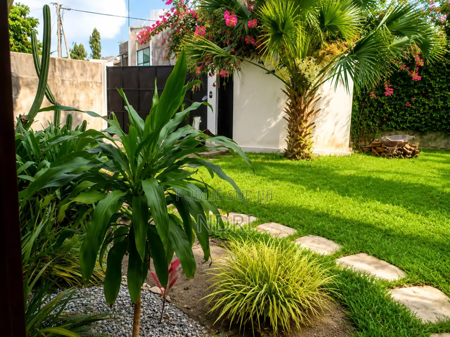 3chbre Villa dans Isr Immo, Cocody à Louer