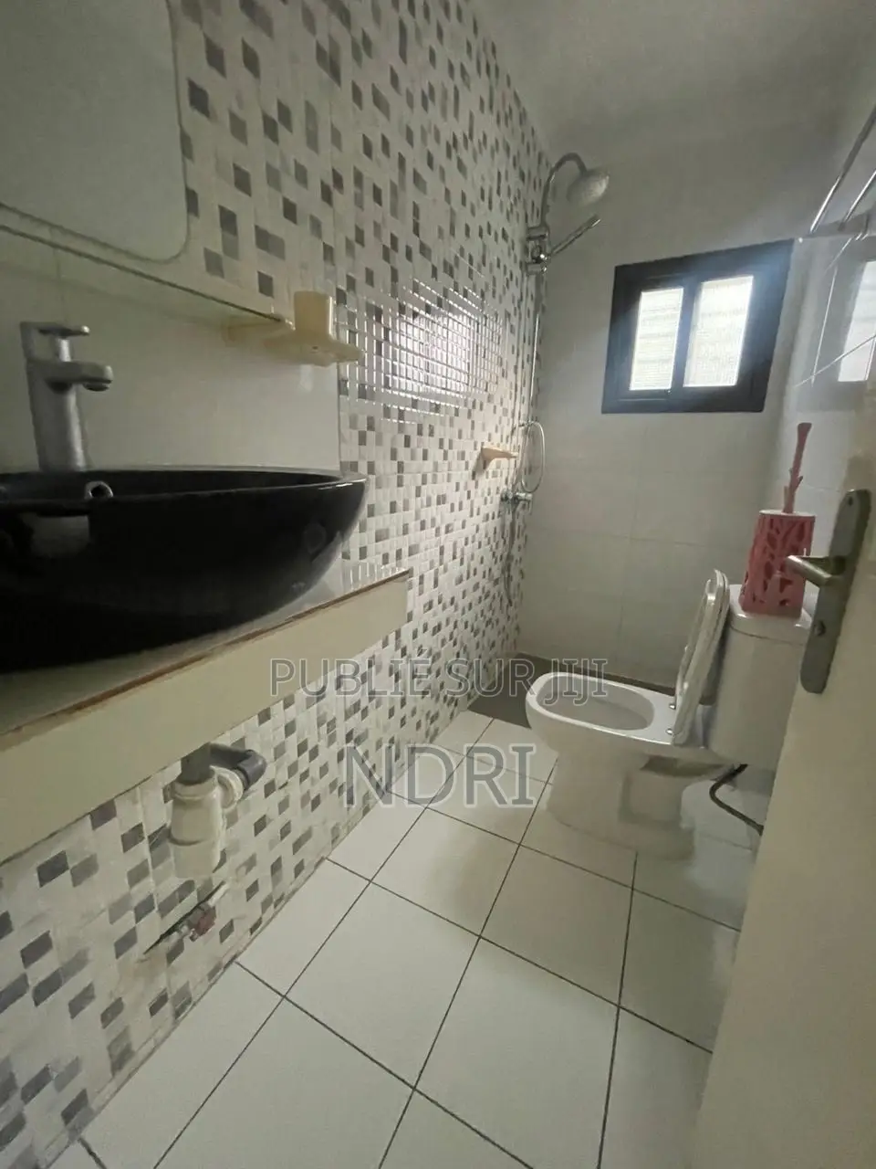 6chbre Villa dans Irs Immo, Cocody à Louer