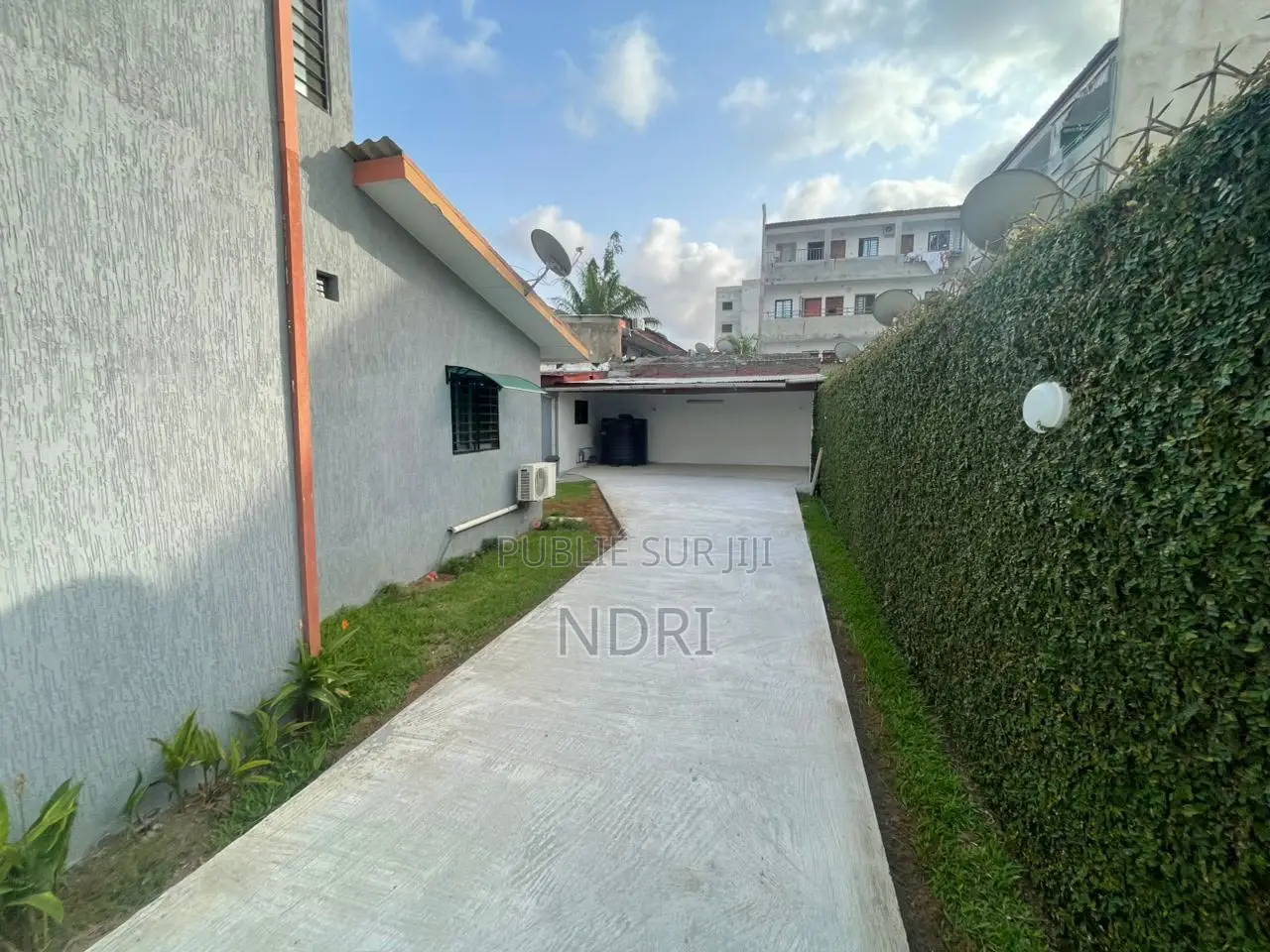 6chbre Villa dans Irs Immo, Cocody à Louer