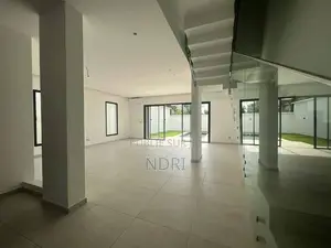 4chbre Villa dans Irs Immo, Cocody à Louer