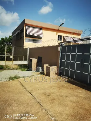 4chbre Villa dans Villa, Cocody à Louer