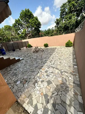 4chbre Villa dans Villa, Cocody à Louer