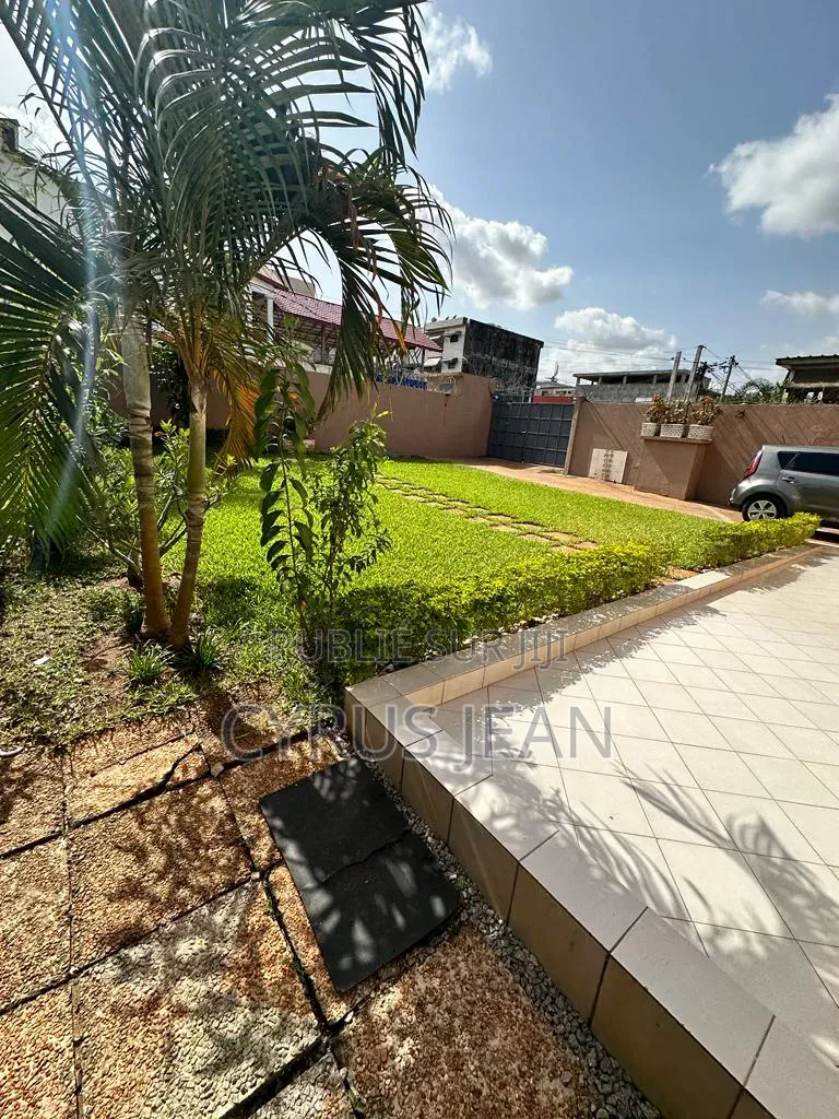 4chbre Villa dans Villa, Cocody à Louer