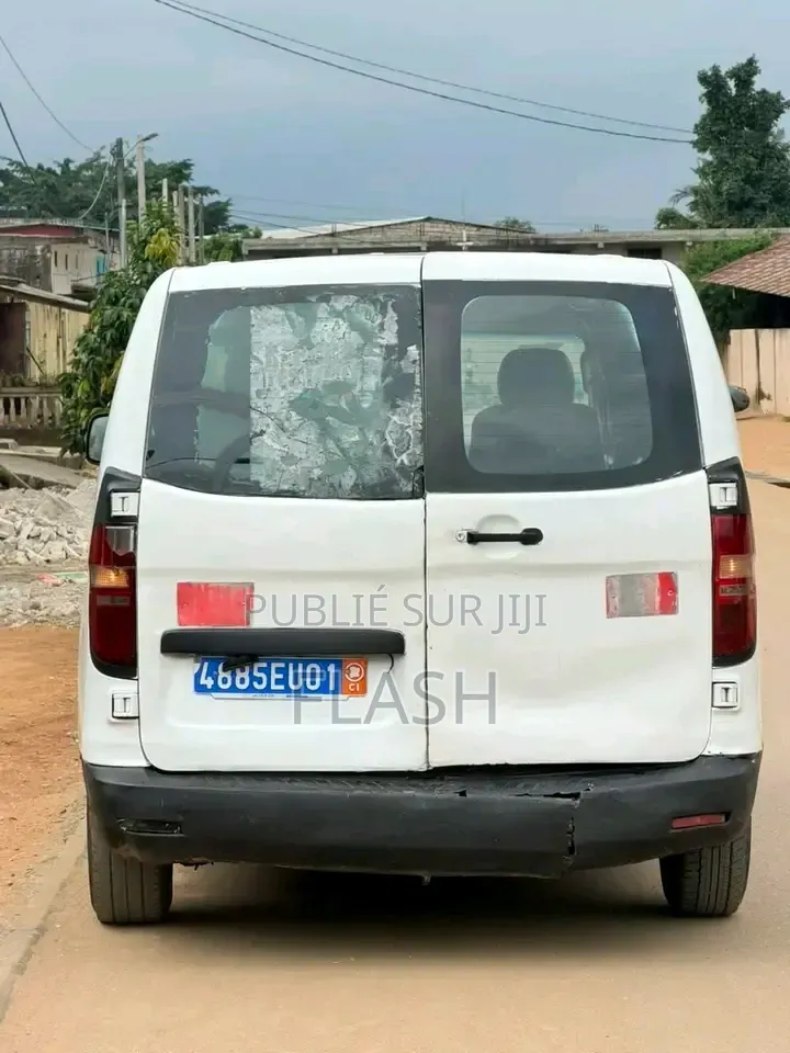Hyundai H200 2008 Blanc