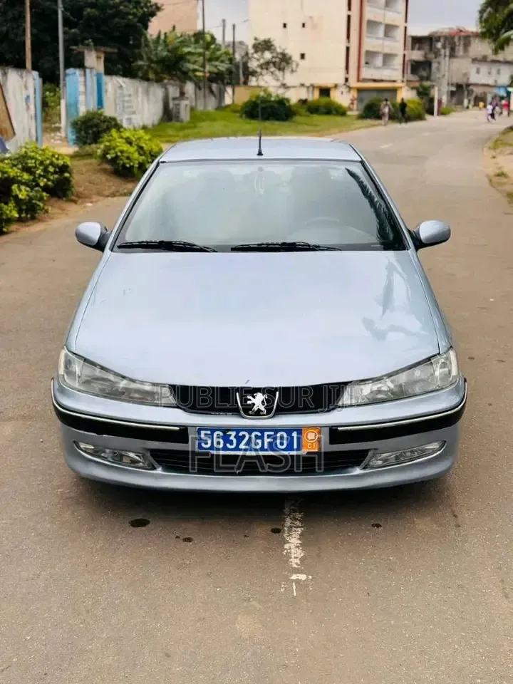 Toyota Avensis 2005 Bleu