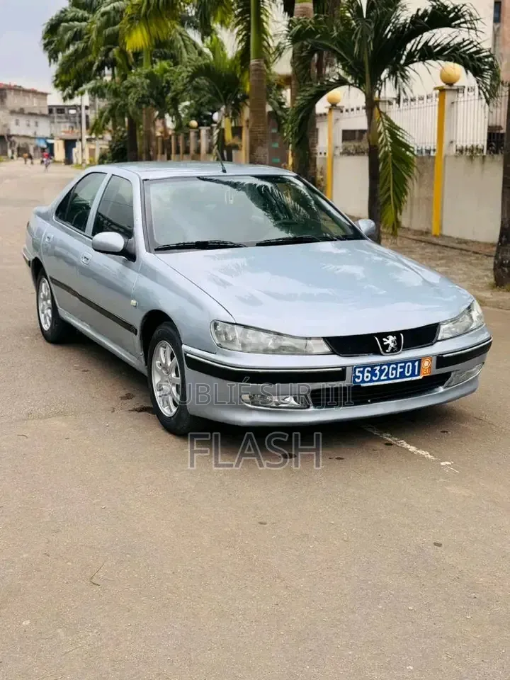 Toyota Avensis 2005 Bleu