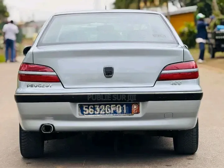 Toyota Avensis 2005 Bleu