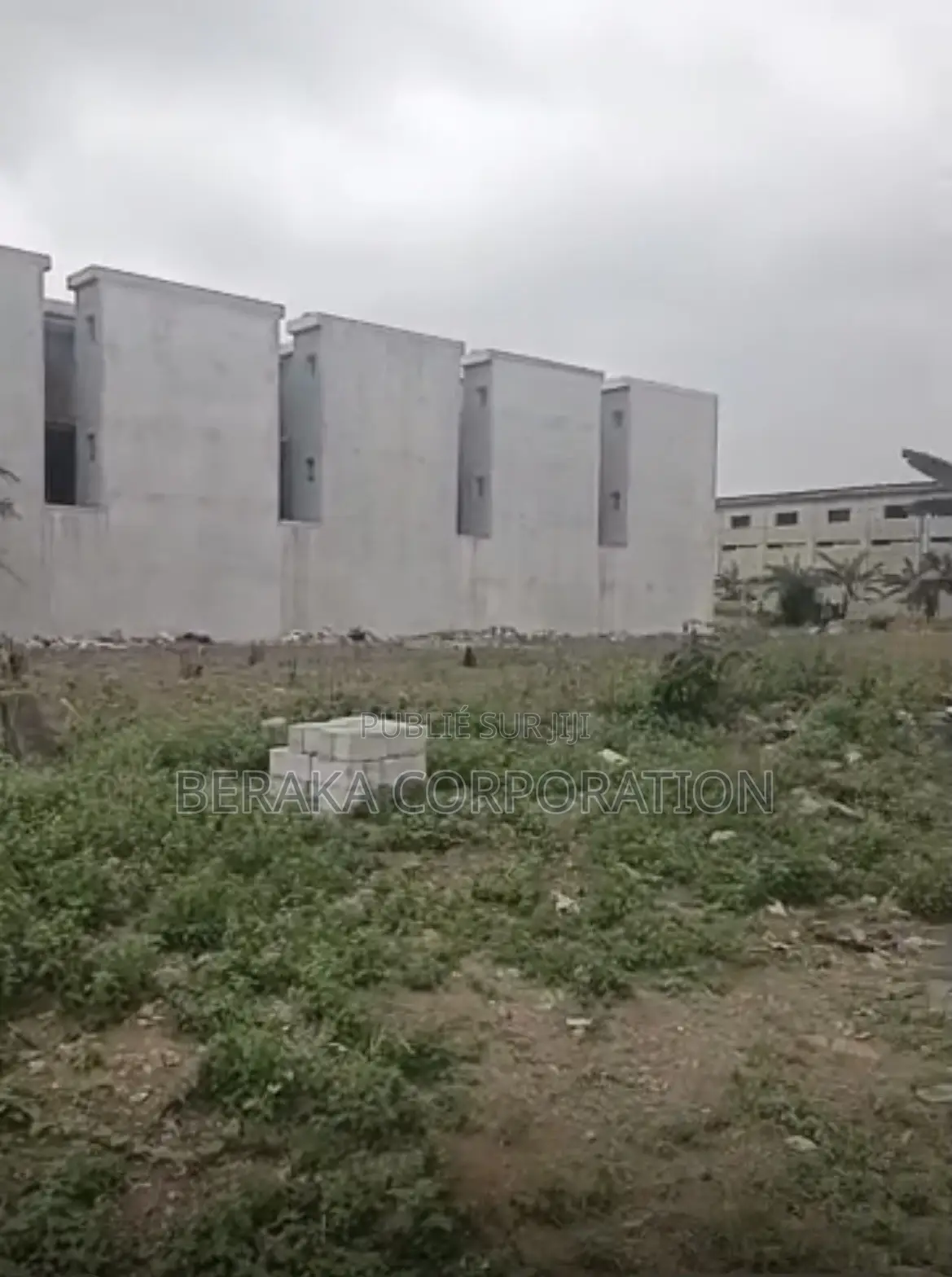  TERRAIN À VENDRE – ANGRÉ   Non Loin De La Y4  1 000 M2 |  ACD 