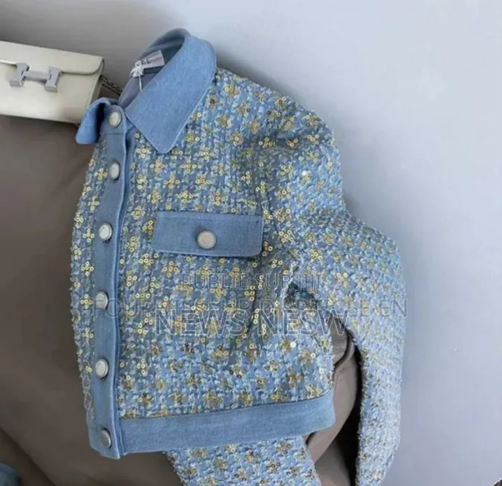 Vêtements Disponible