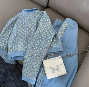 Vêtements Disponible