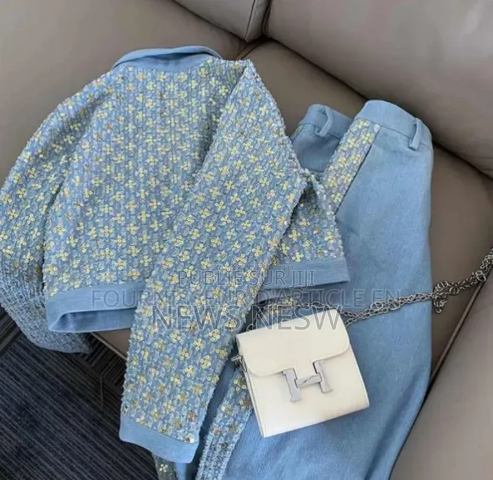Vêtements Disponible