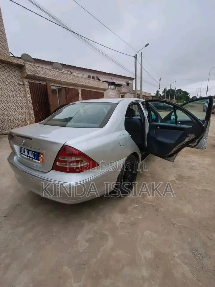 Mercedes-Benz C200 2002 Gris