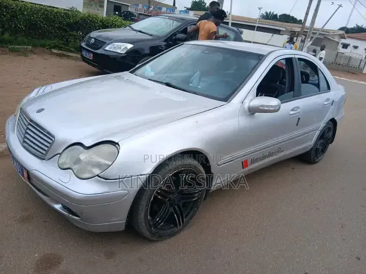 Mercedes-Benz C200 2002 Gris