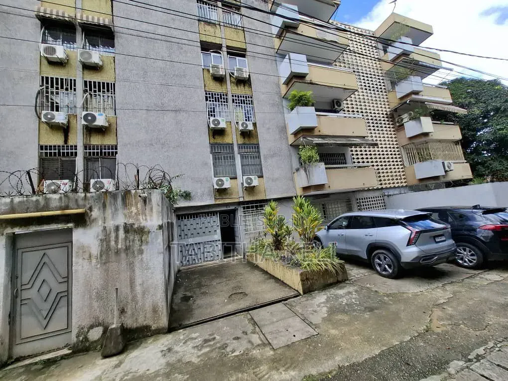 1chbre Appartement dans Cocody à Louer