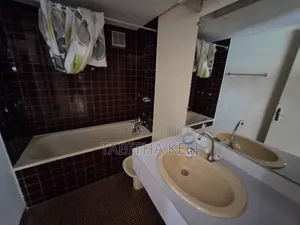 1chbre Appartement dans Cocody à Louer