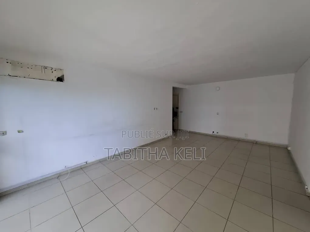 1chbre Appartement dans Cocody à Louer