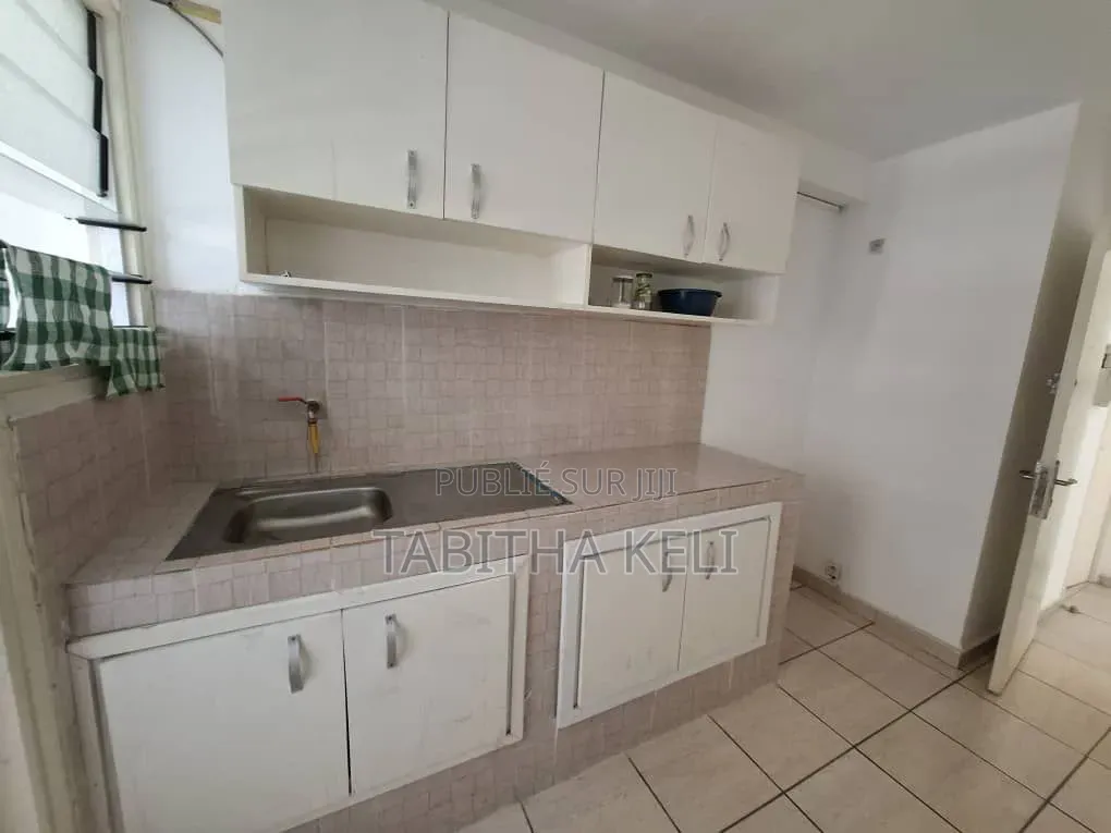 1chbre Appartement dans Cocody à Louer