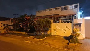 3chbre Villa dans Cocody à Louer