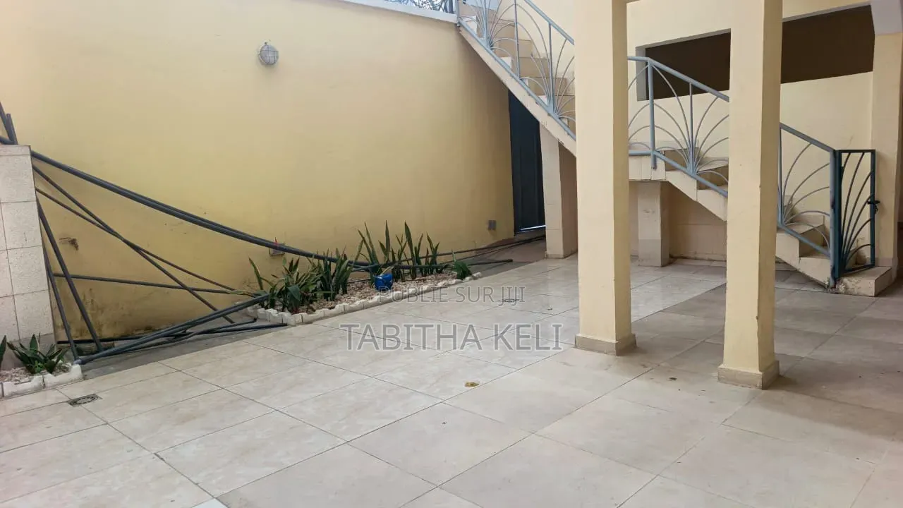 4chbre Duplex dans Cocody à Louer