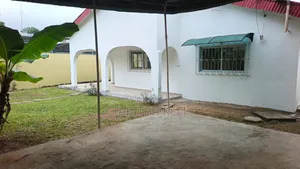 3chbre Villa dans Cocody à Louer
