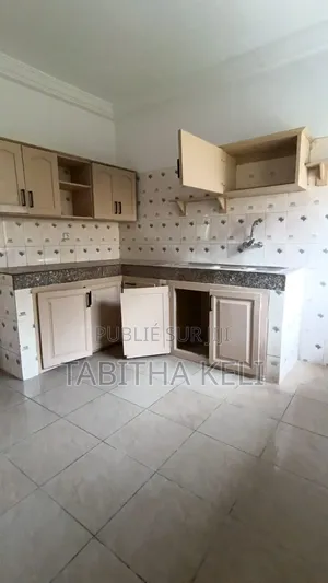 3chbre Villa dans Cocody à Louer