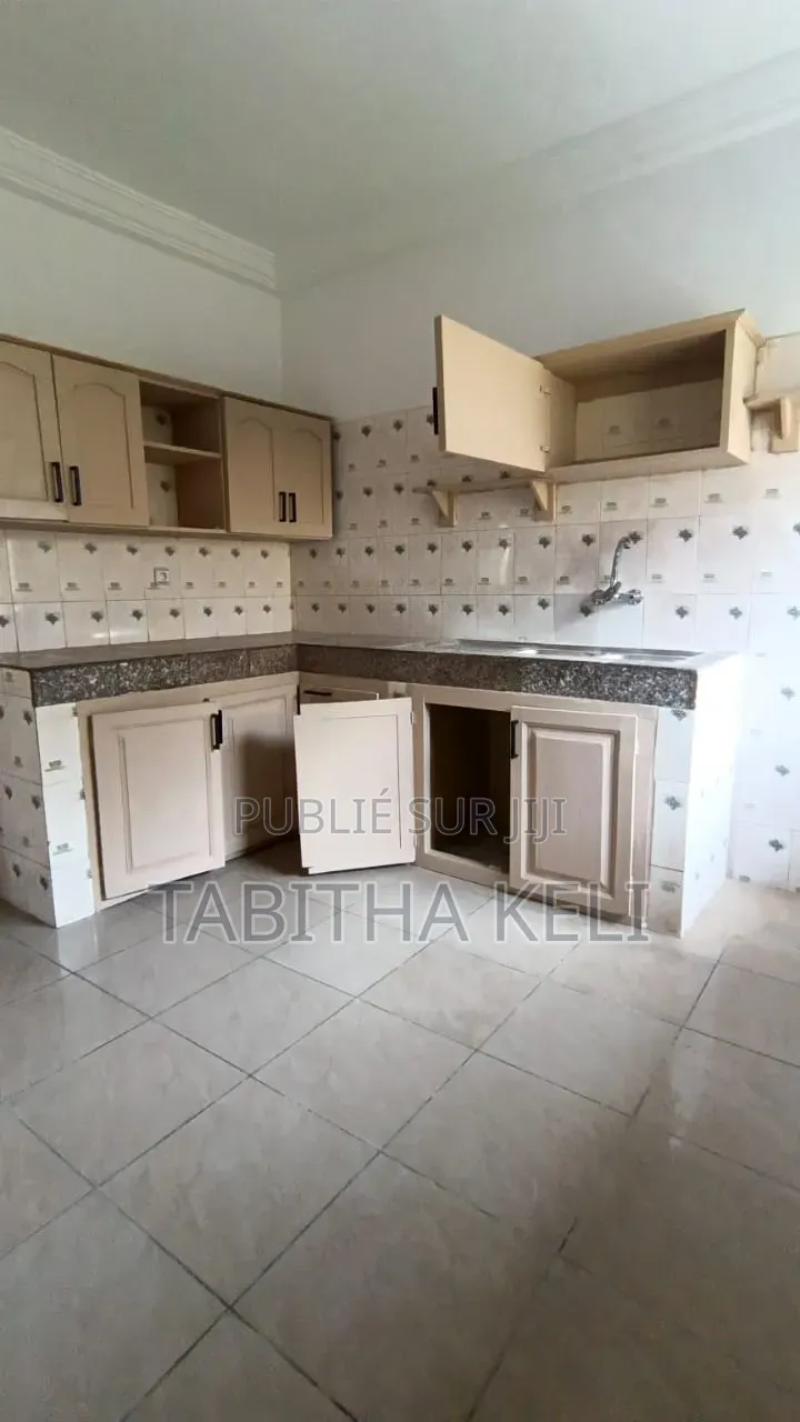 3chbre Villa dans Cocody à Louer