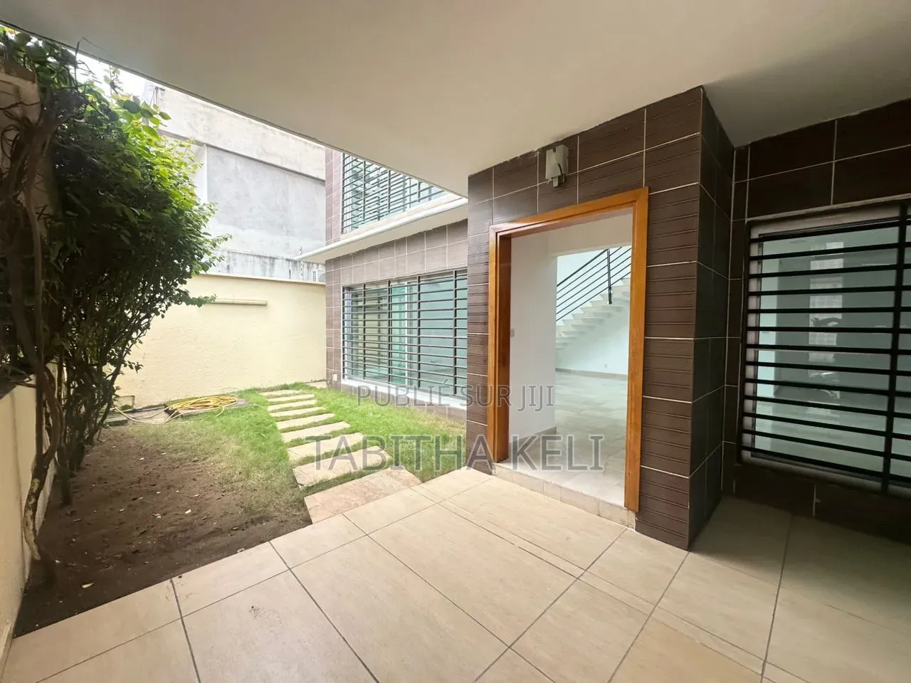 3chbre Duplex dans Cocody à Louer