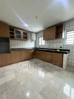 3chbre Duplex dans Cocody à Louer