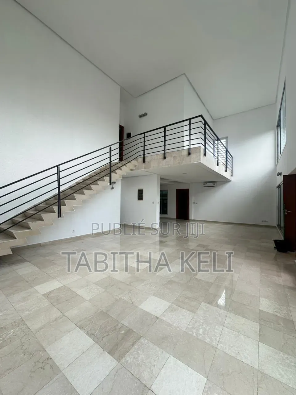 3chbre Duplex dans Cocody à Louer