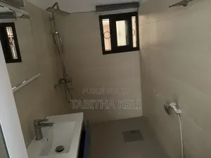 3chbre Appartement dans Cocody à Louer