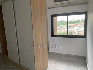 3chbre Appartement dans Cocody à Louer