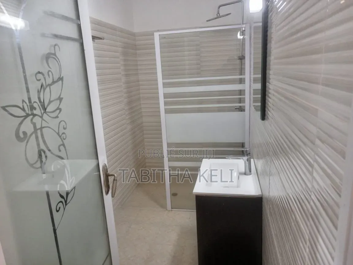 3chbre Appartement dans Cocody à Louer