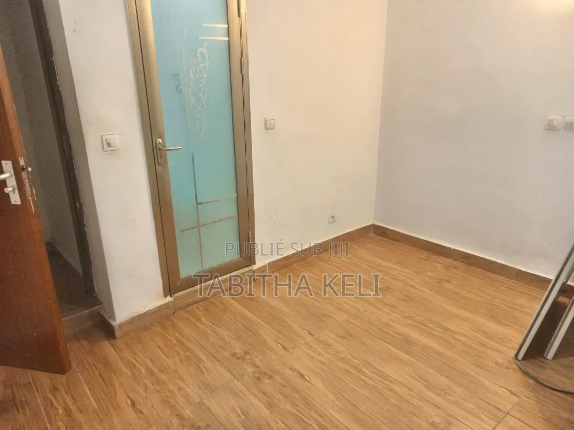 3chbre Appartement dans Cocody à Louer