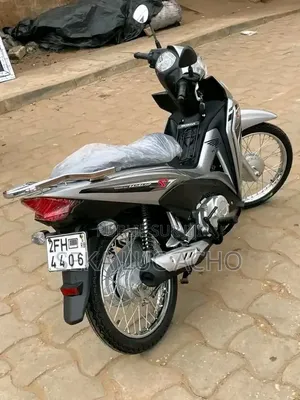 Nouveau Honda CB 2026 Gris