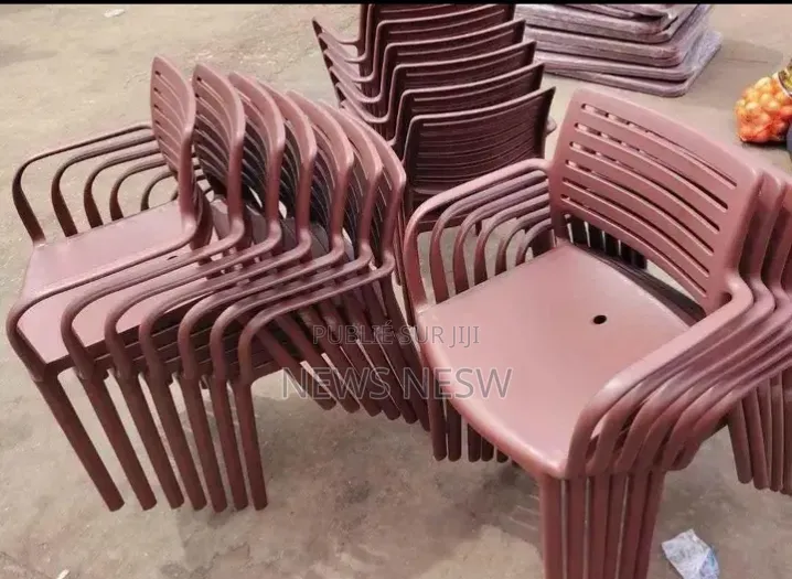 Chaise Disponible