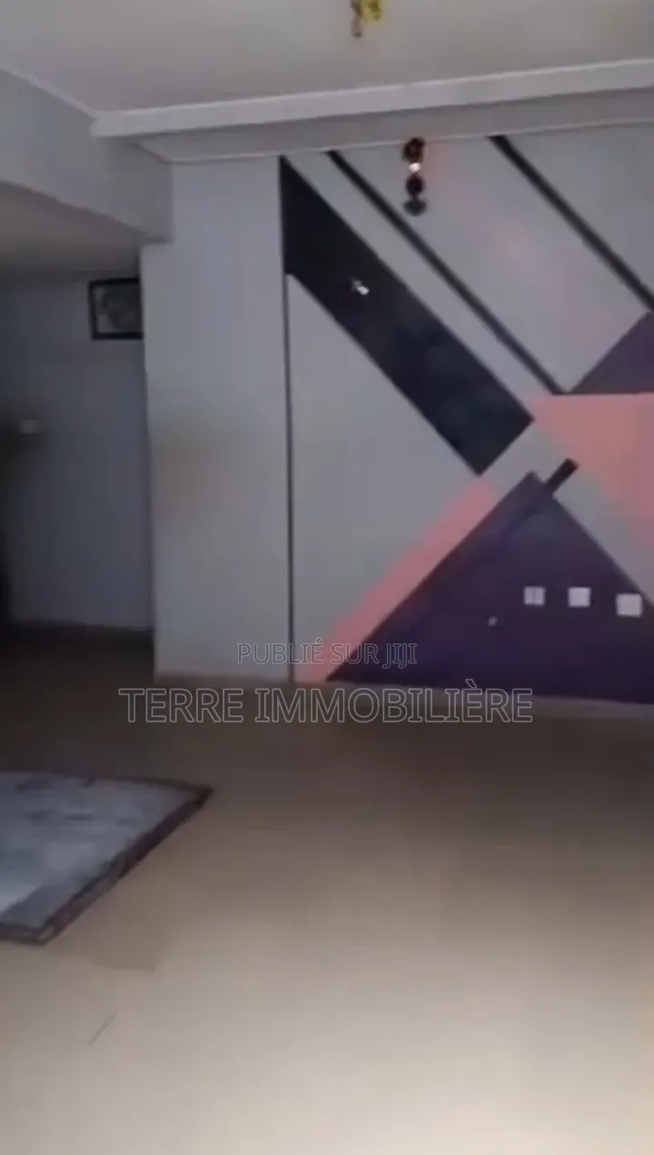 2chbre Maison dans La Terre Immobilière, Yopougon à Vendre