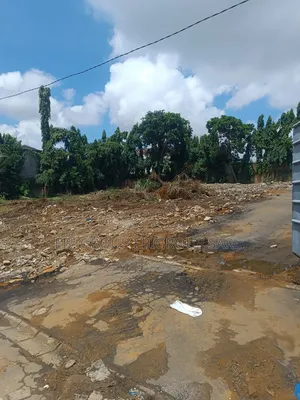 Terrain 600 M2 Angré Chu Bordure a 100 Milions