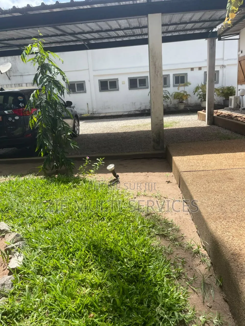 Meublé 11chbre Duplex dans Zié Multi-Service, Marcory à Vendre