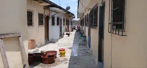 Meublé 12chbre Appartement dans Aka Service, Yopougon à Vendre