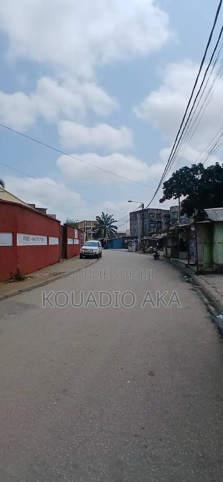Meublé 12chbre Appartement dans Aka Service, Yopougon à Vendre