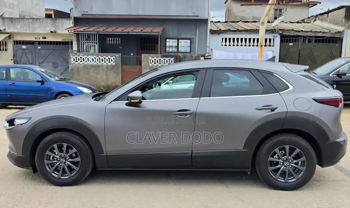 Mazda CX-30 2025 Gris