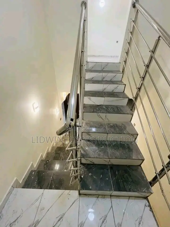 7chbre Duplex dans Cocody à Louer