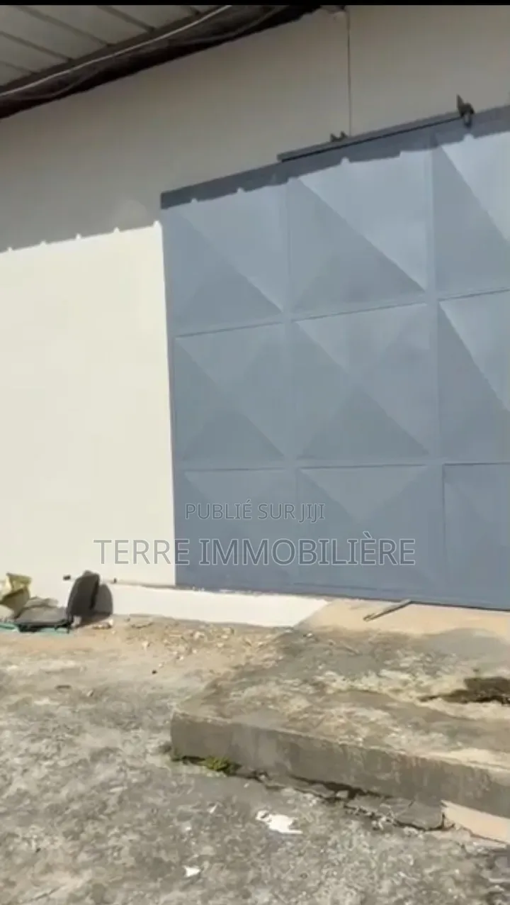Entrepôt À Louer