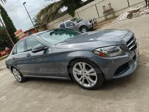 Mercedes-Benz C300 2016 Gris
